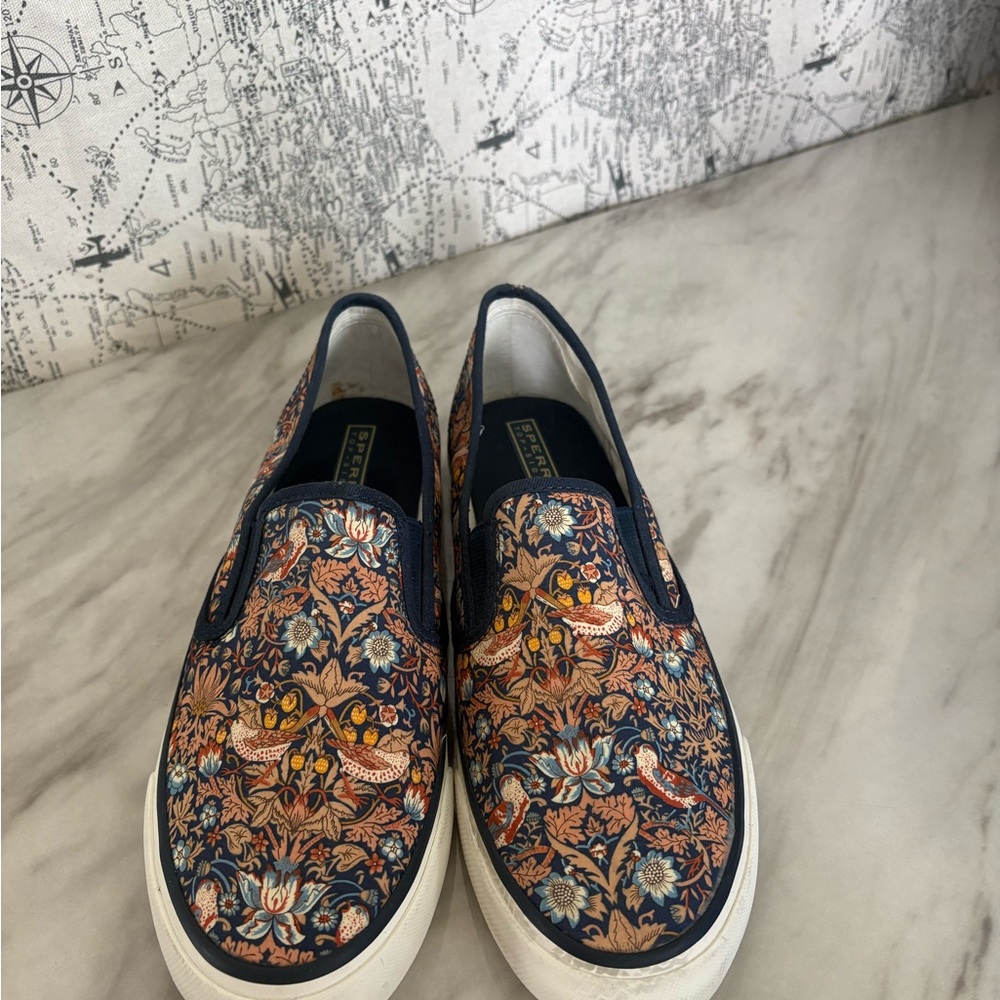 Sperry Navy Floral Slip-On Slippers - Picture 2 of 4